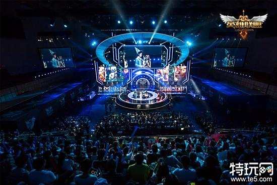 赛的观众和 赛的观众和