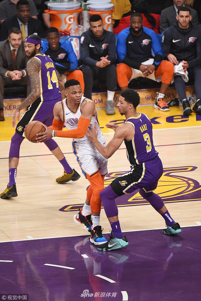 一个是照顾 一个是照顾